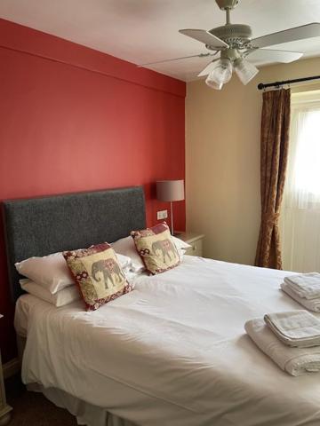 The Red Lion, Stretham Hotell Exteriör bild